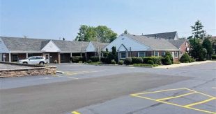 4727 Willow Springs Rd: Unveiling a Gem in La Grange 4 th 70